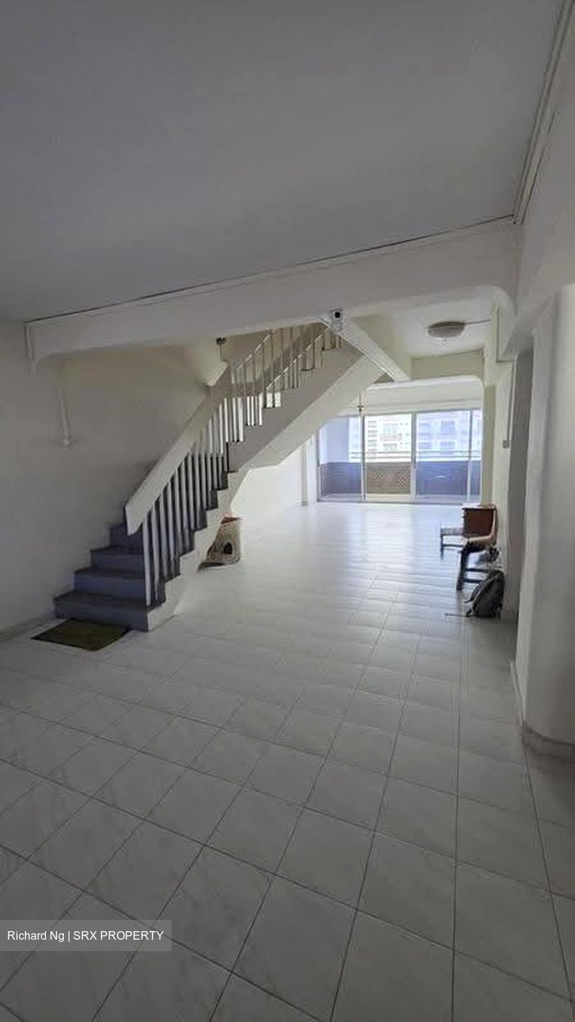 Blk 556 Jurong West Street 42 (Jurong West), HDB Executive #636434291